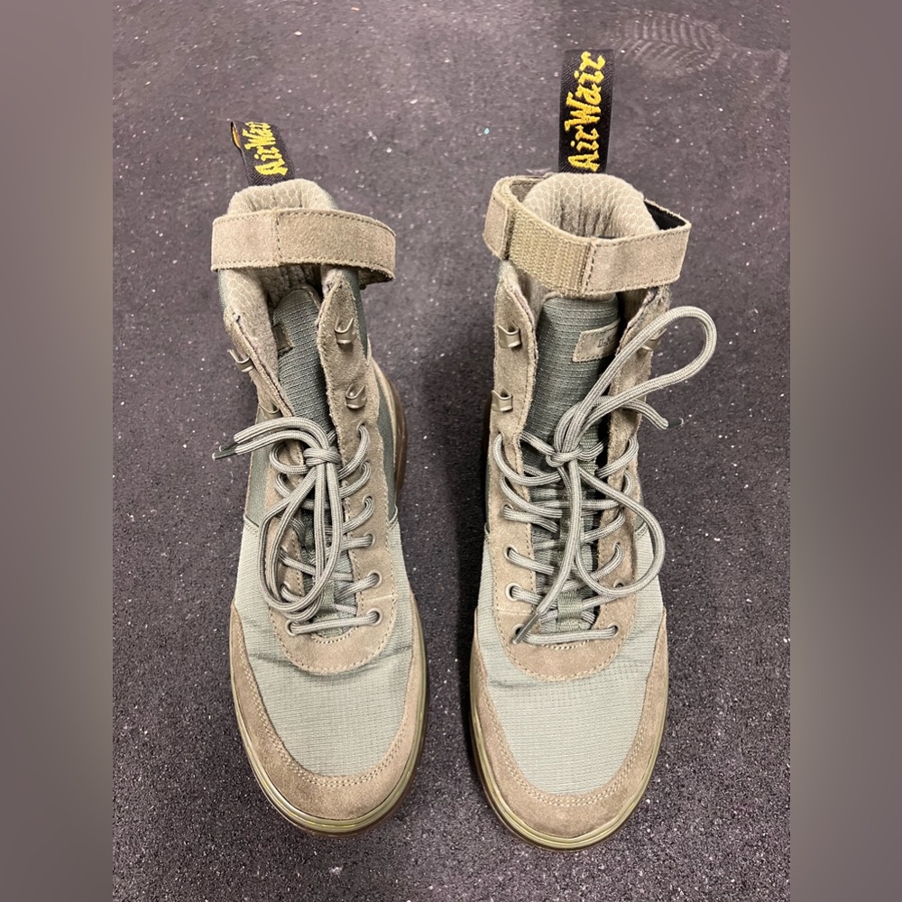Dr. Martens Combs Tech Casual Boots Olive Green Sz. 9